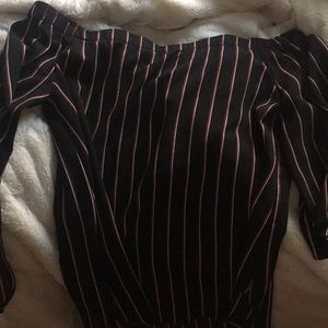 Off the shoulder shirt with sleeves that tie!!